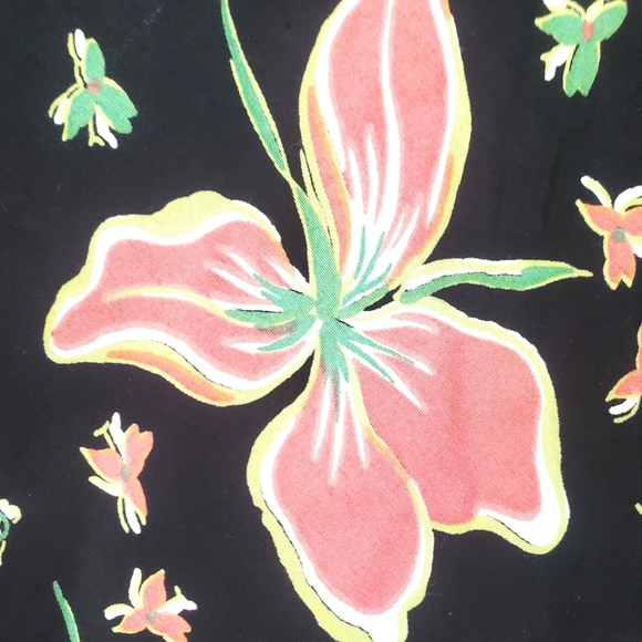 Flowy Flower Skirt - Picture 2 of 5